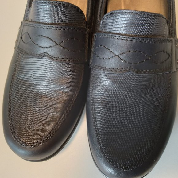 Navy loafers, size 7W - Picture 5 of 8